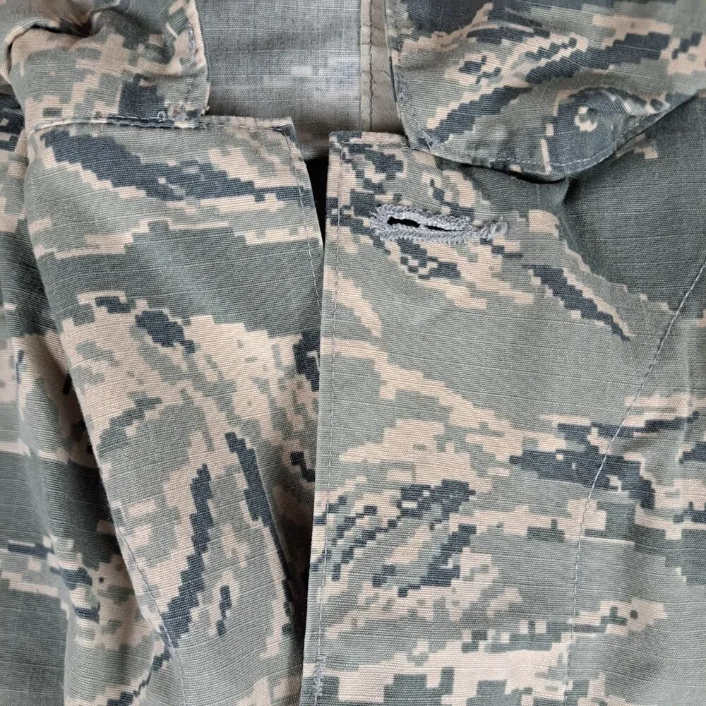 US Air Force Digital Camo Jacket Military Issue with Rank Stipes Sz. 44L